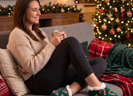 Kerstslippers – Donkergroen – Maat 37-41 – Warme Gevoerde Pantoffels met Antislip – Kerstmotief met Zuurstokken