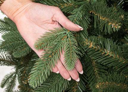 Kunstkerstboom | Royal Trees Siberisch Sparrenhout | 240 cm | Zonder Verlichting | Houten Standaard