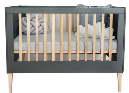 Baby Bed - Massief Eiken -  Verstelbaar - Inclusief Matras - Grijs / Naturel - 120 x 60 CM