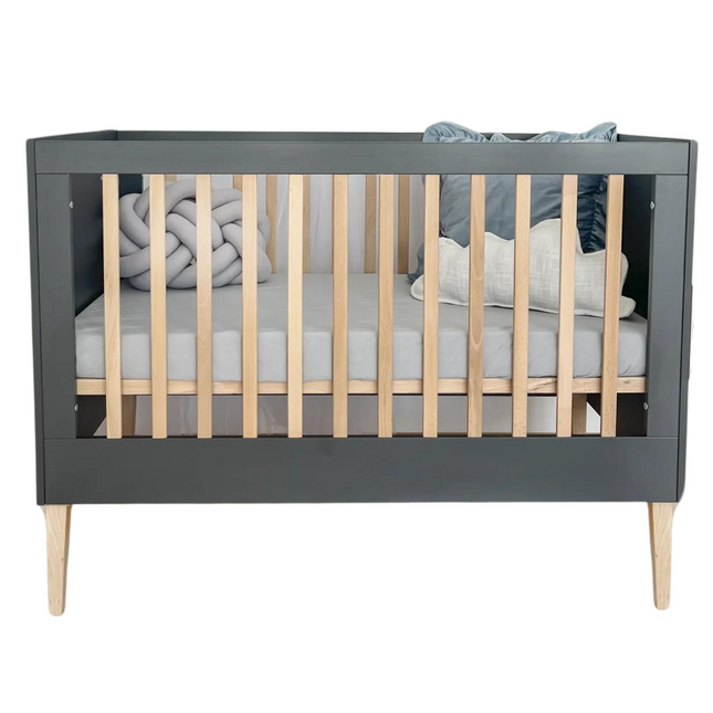 Baby Bed - Massief Eiken -  Verstelbaar - Inclusief Matras - Grijs / Naturel - 120 x 60 CM