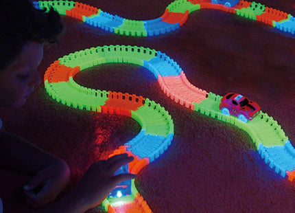 Racebaan - LED Verlichte Raceauto - 220 Delen - Glow In The Dark