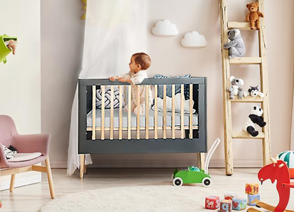 Baby Bed - Massief Eiken -  Verstelbaar - Inclusief Matras - Grijs / Naturel - 120 x 60 CM