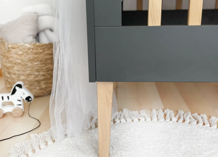 Baby Bed - Massief Eiken -  Verstelbaar - Inclusief Matras - Grijs / Naturel - 120 x 60 CM